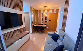 Apartamento com Sacada na Gleba, Novo e equipado